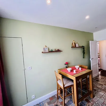 Escalier D'or Conciergeriedamecarcas Appartement *