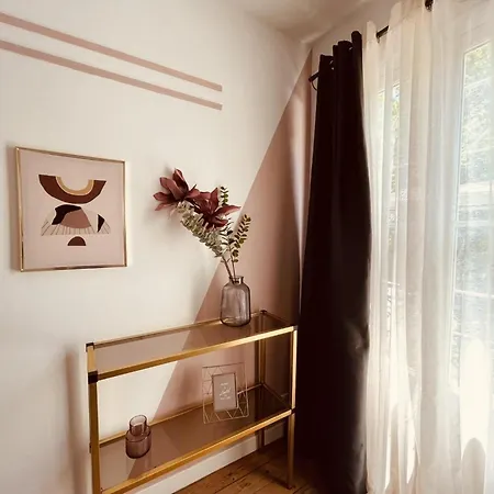 Escalier D'or Conciergeriedamecarcas Appartement *