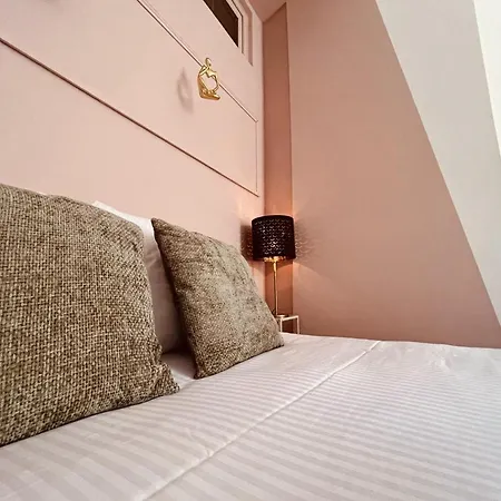 Escalier D'or Conciergeriedamecarcas Appartement