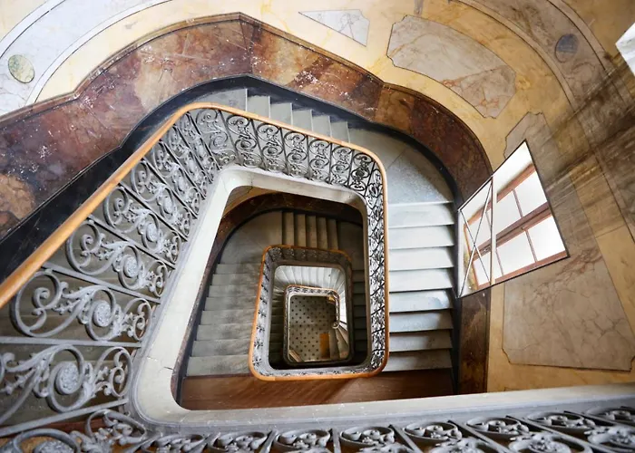 Escalier D'or Conciergeriedamecarcas Apartment Carcassonne