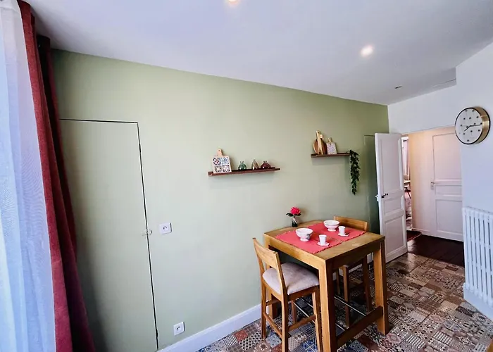 Escalier D'or Conciergeriedamecarcas Apartment *