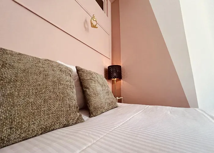 Escalier D'or Conciergeriedamecarcas Apartment